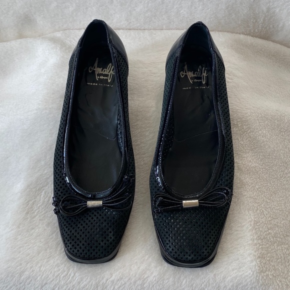 Amalfi by Rangoni black suede toe slide flats - Picture 1 of 5